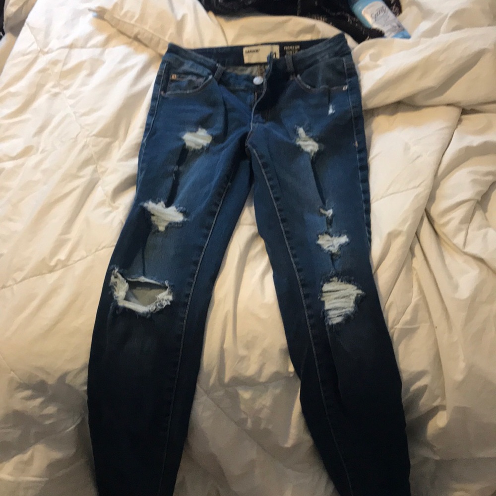 Size 1 stretchy ripped jeggings from garage